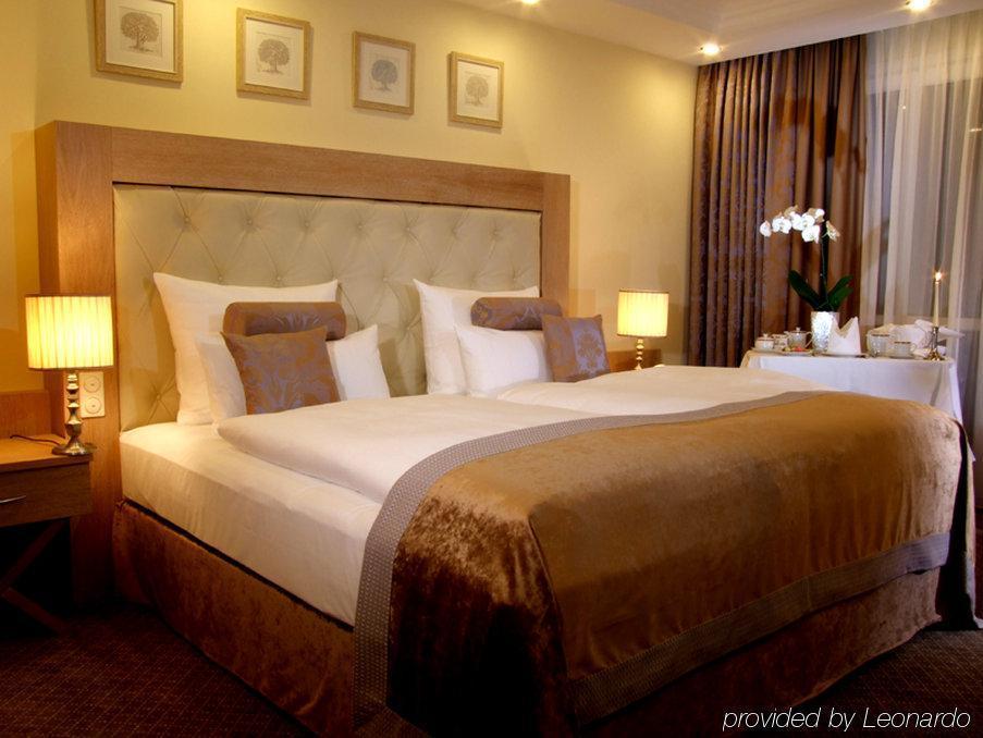 Hotel Maximilian 5*